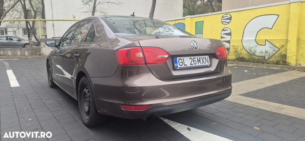 Volkswagen Jetta - 8