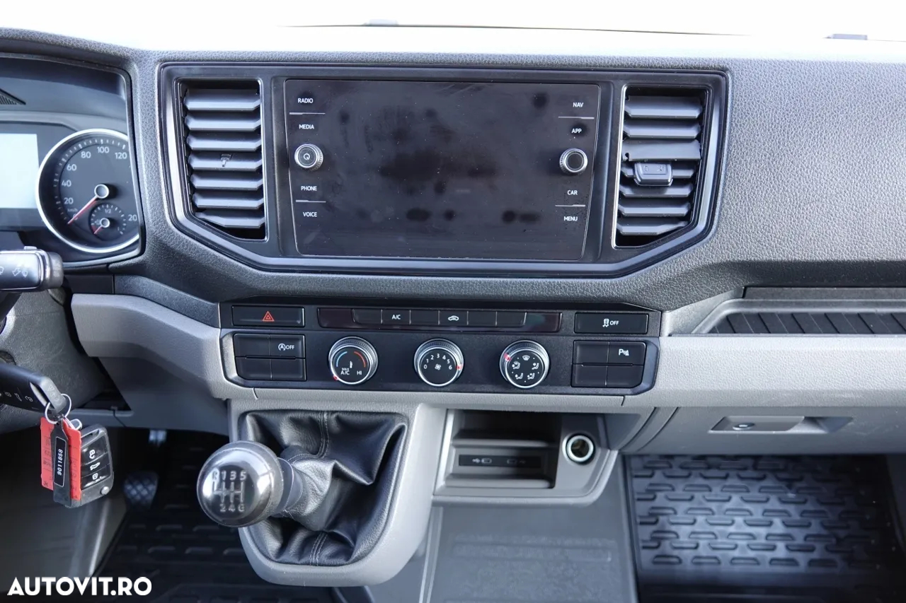 Volkswagen CRAFTER / CREW / TABLĂ / 2020 / Full option / CAROSERIE SCULE / IMPORTAT / CONTRACT POST-SERVICE - 28