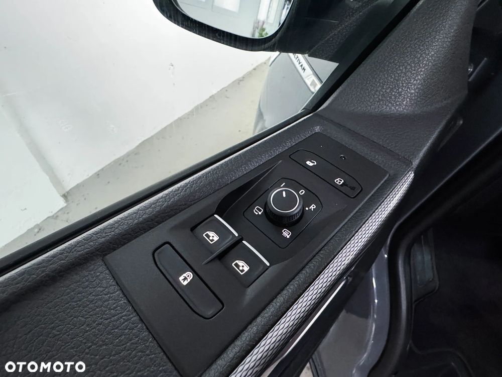 Volkswagen Multivan 2.0 BiTDI L1 Generation SIX 4Motion DSG - 32