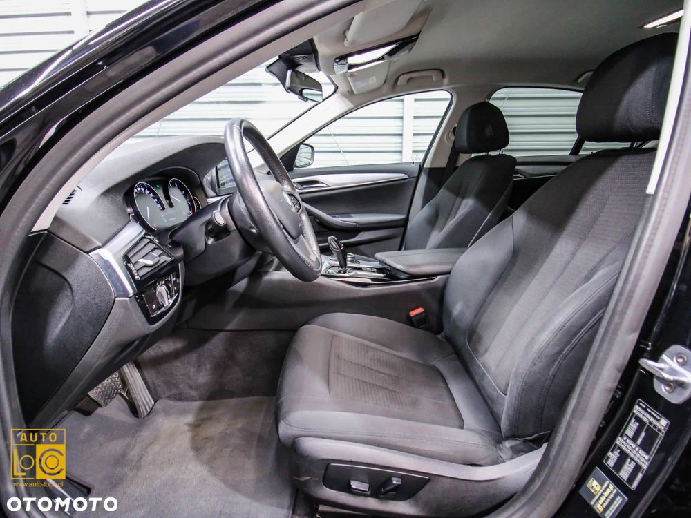 BMW Seria 5 518d - 12