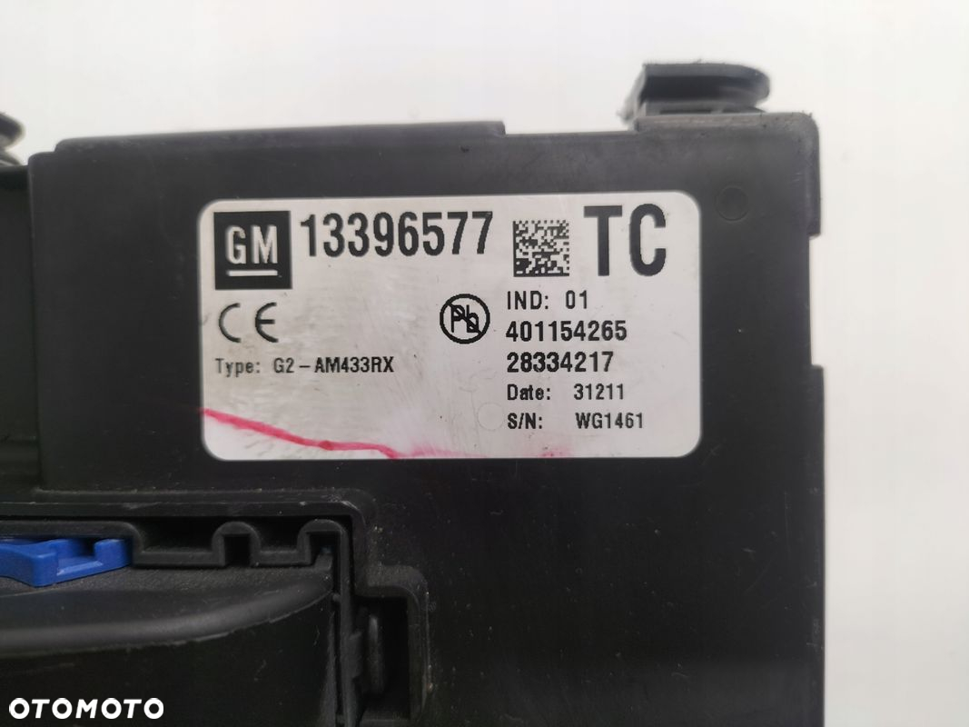 Skrzynka bezpieczników moduł BSI Opel Meriva B 13396577 TC - 3