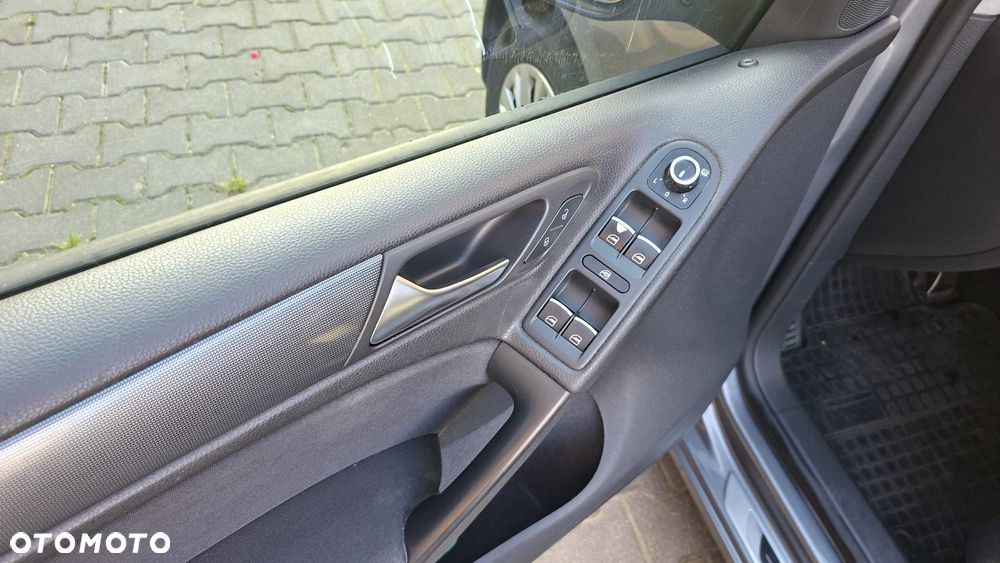 Volkswagen Golf - 18