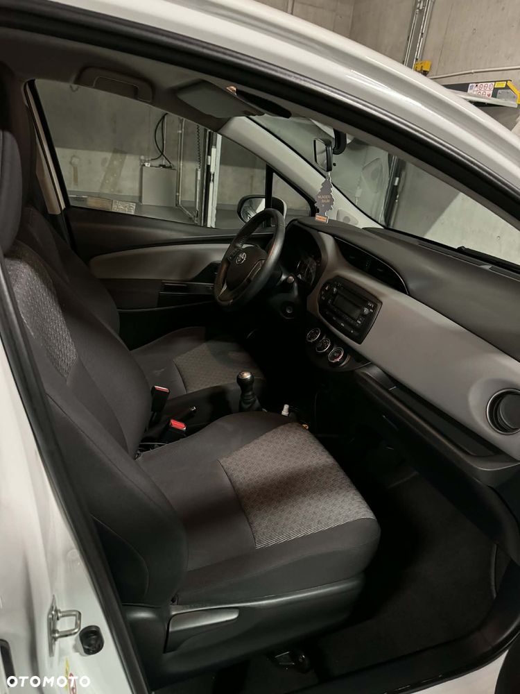 Toyota Yaris - 10