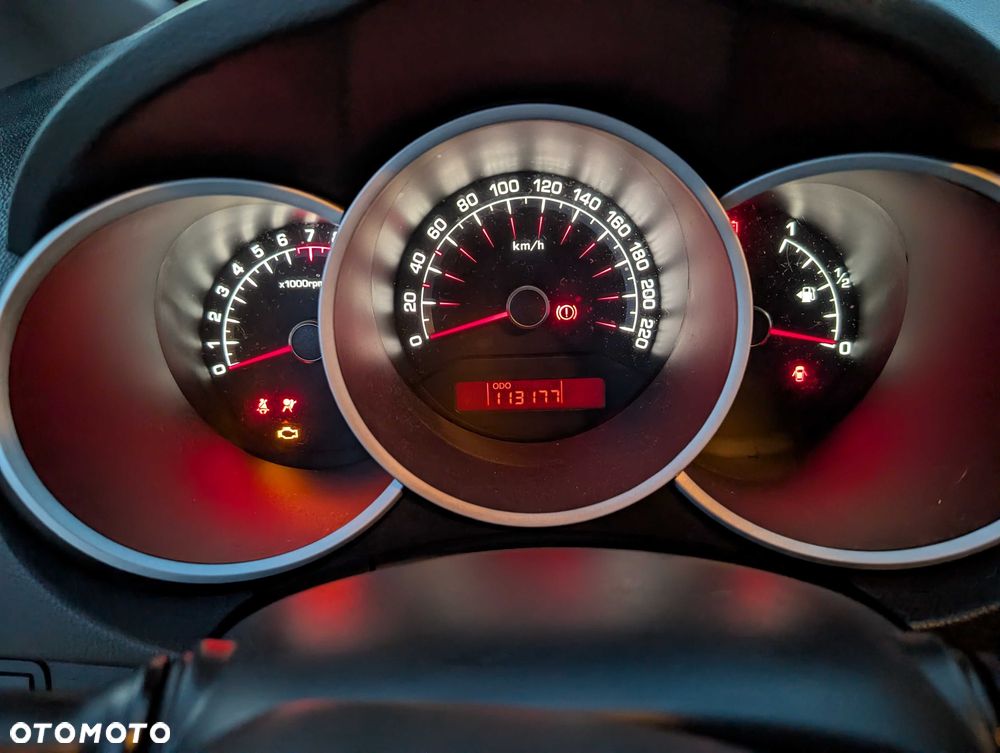 Kia Venga - 4