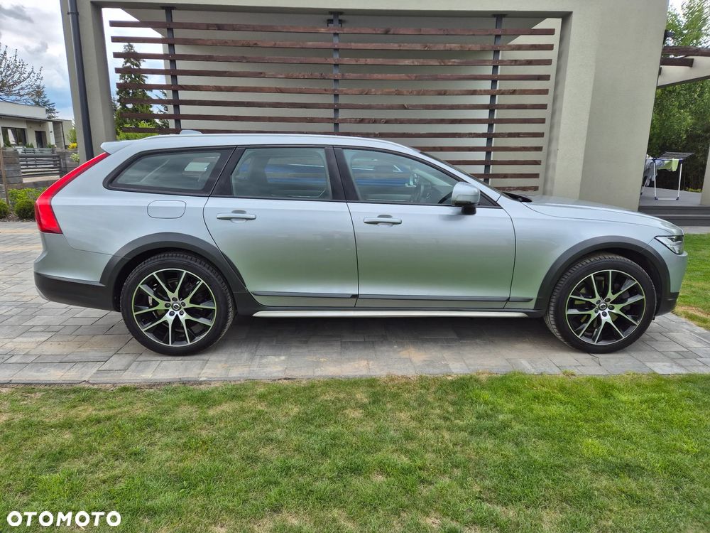 Volvo V90 - 2