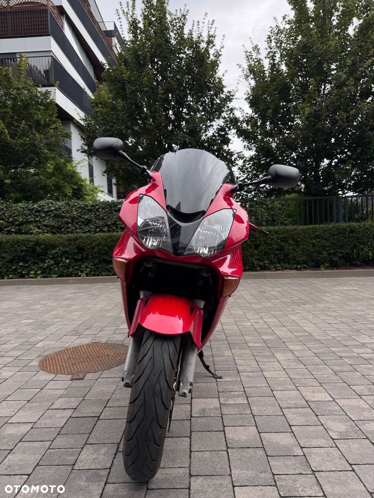 Honda VFR - 2