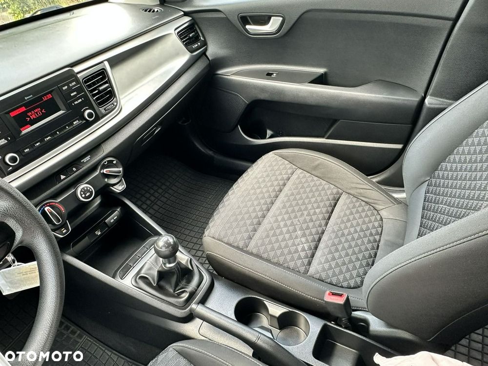 Kia Rio - 34