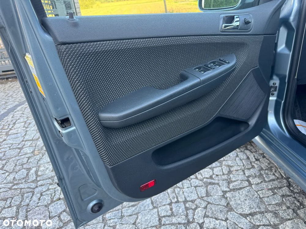 Skoda Fabia 2.0 Ambiente - 26