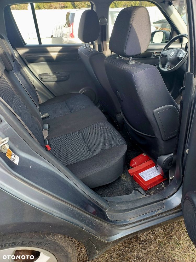 Suzuki Swift - 4