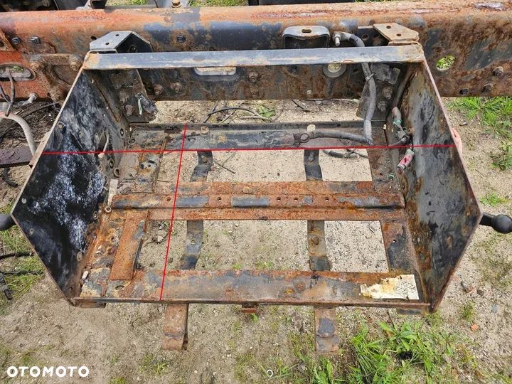 SKRZYNKA PODSTAWA POKRYWA AKUMULATORÓW RENAULT MIDLUM DCI DXI - 2