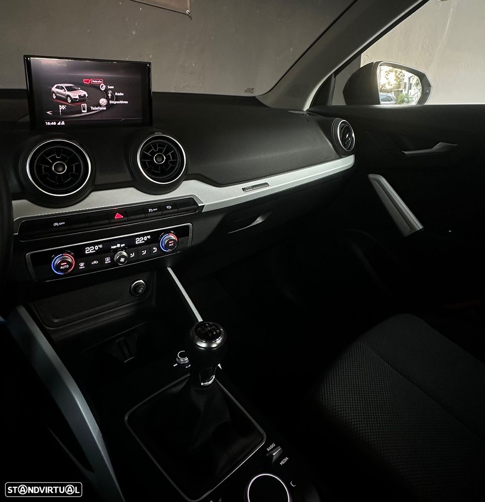 Audi Q2 30 TFSI Design - 13