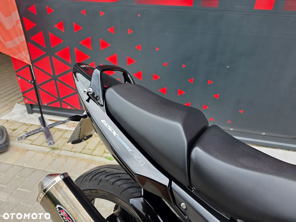 Suzuki GSX - 24