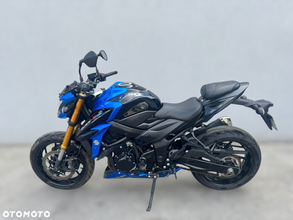 Suzuki GSX - 5