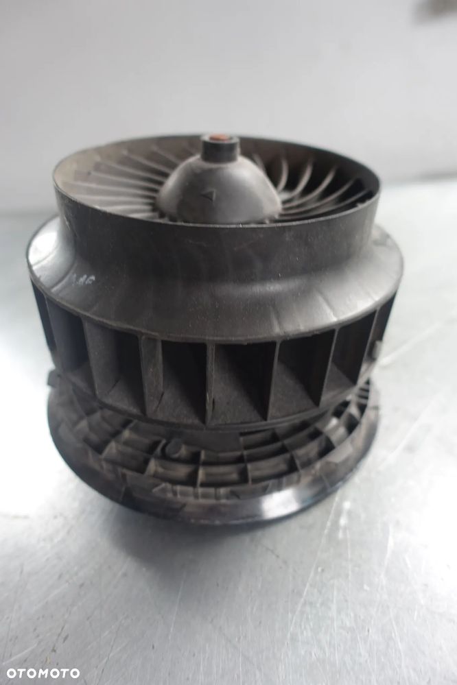 DMUCHAWA WENTYLATOR MERCEDES W205 - 4