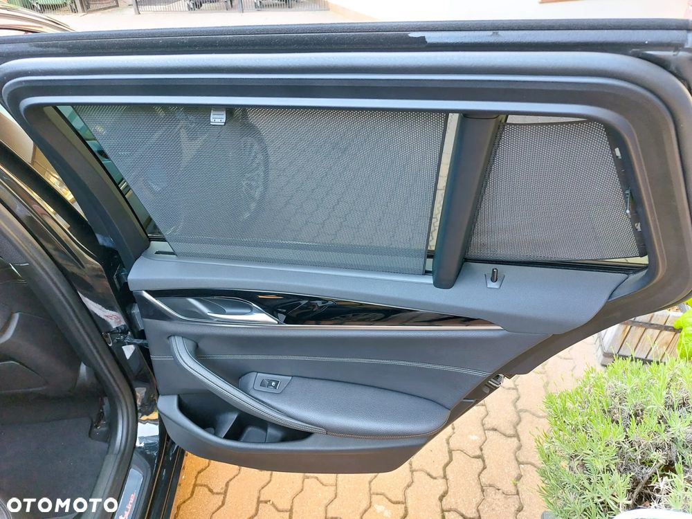 BMW Seria 5 525d Luxury Line sport - 16