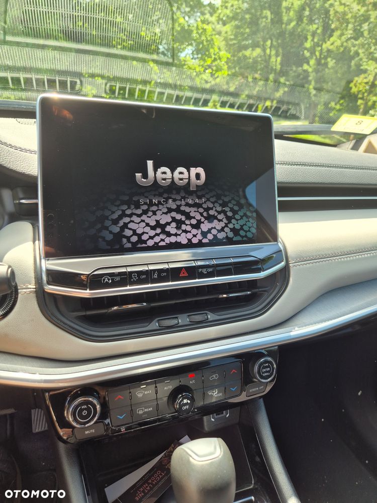 Jeep Compass - 12