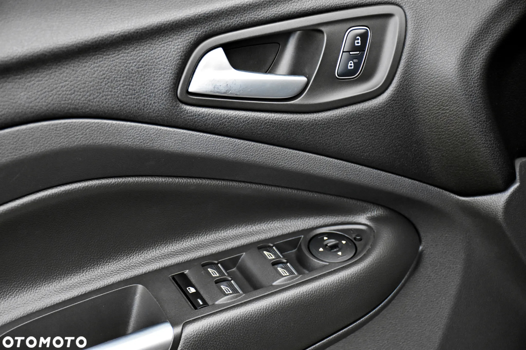Ford Kuga 1.5 EcoBoost AWD ST-Line ASS - 28