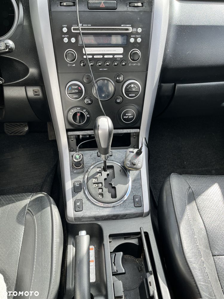 Suzuki Grand Vitara 2.4 De Luxe - 15