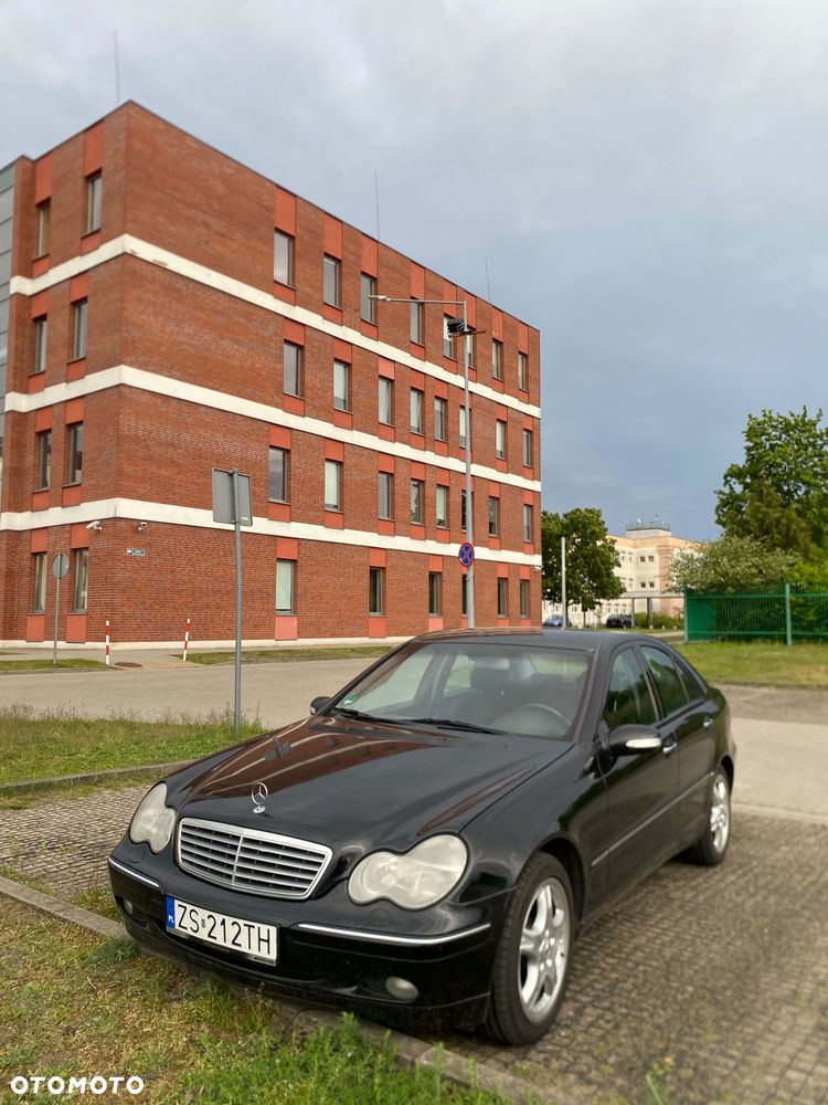 Mercedes-Benz Klasa C 320 Elegance - 14