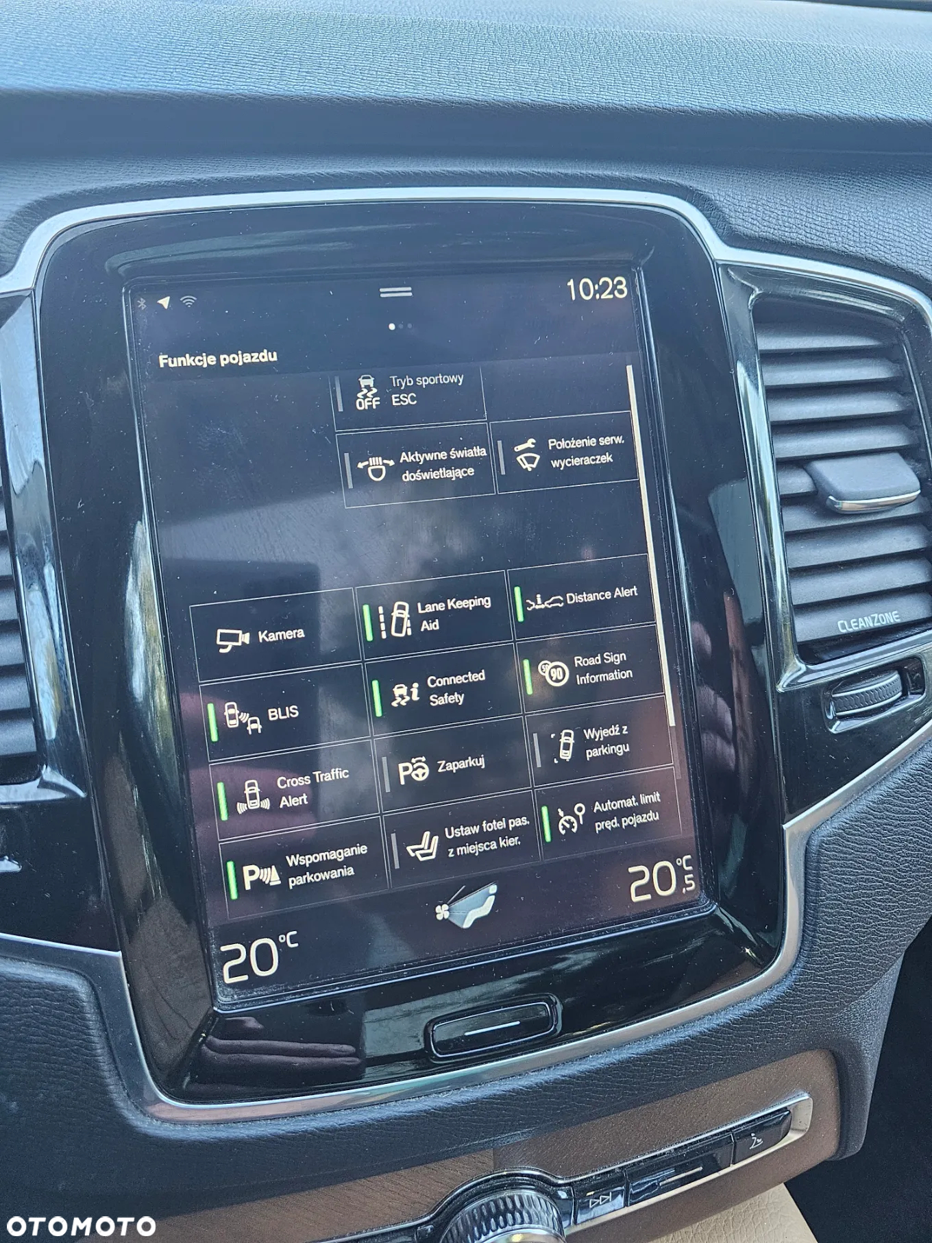 Volvo XC 90 T8 AWD Plug-In Hybrid Momentum 7os - 40