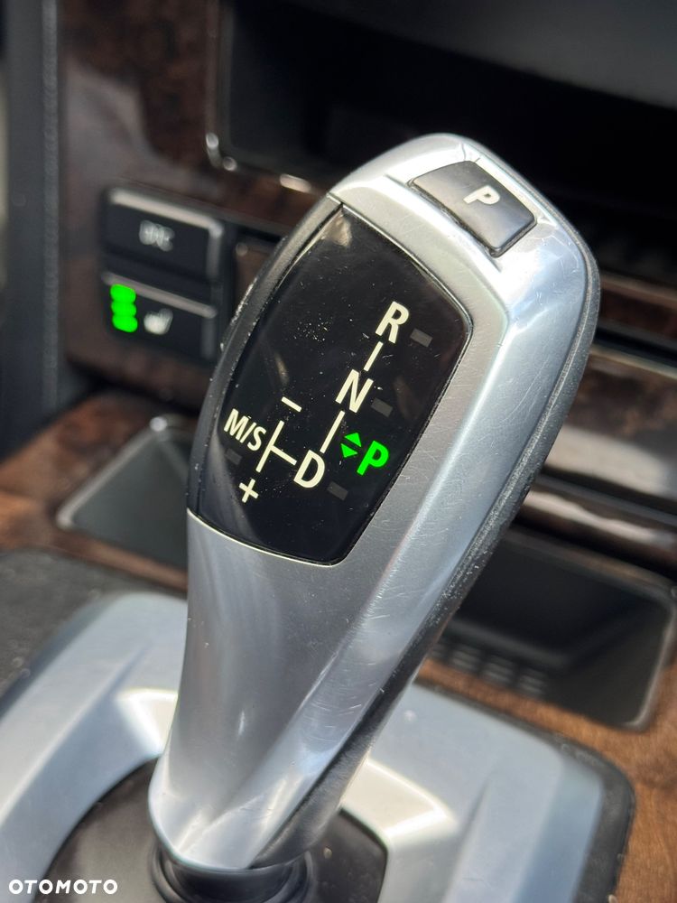 BMW Seria 5 525d - 12