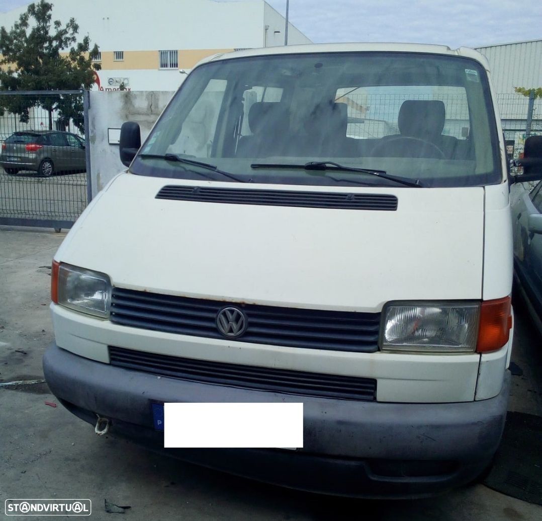 VW Transporter 2.4D de 1996 disponível para peças motor e caixa vendido T4 - 1