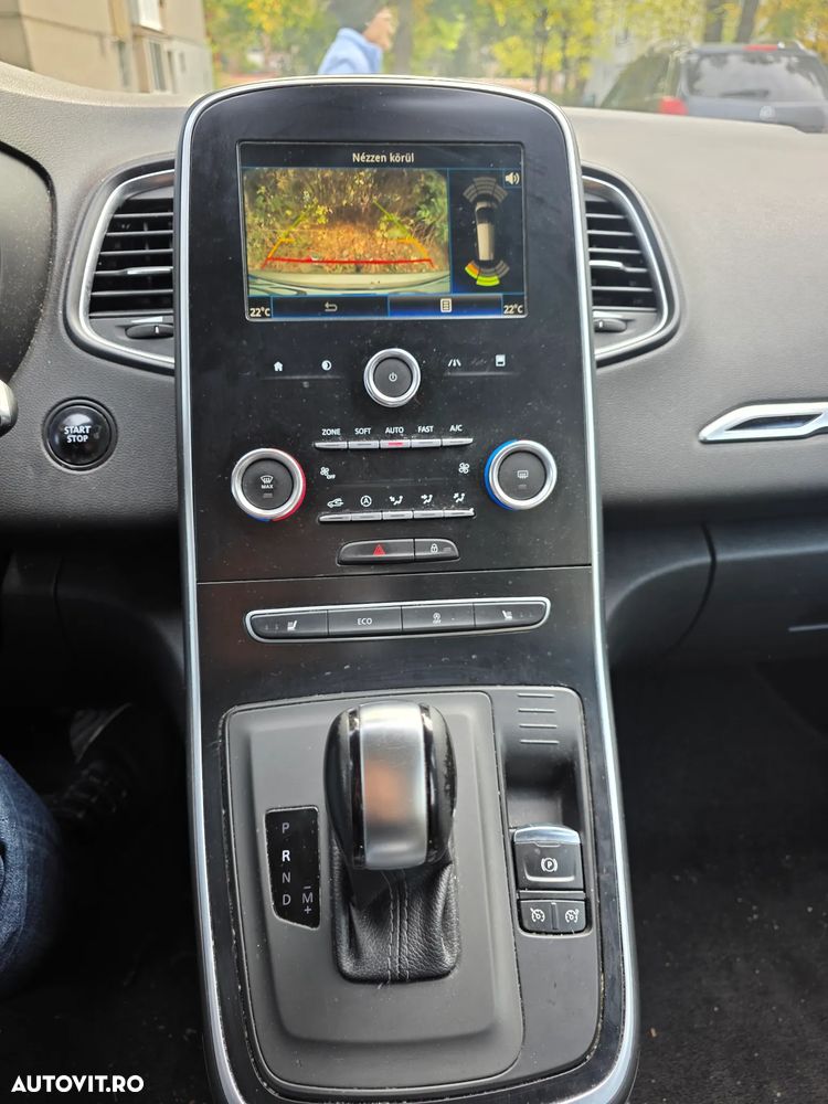 Renault Grand Scenic - 11