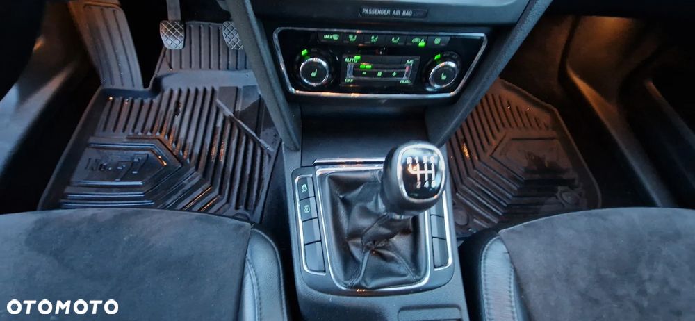 Skoda Superb 2.0 TDI Comfort - 17