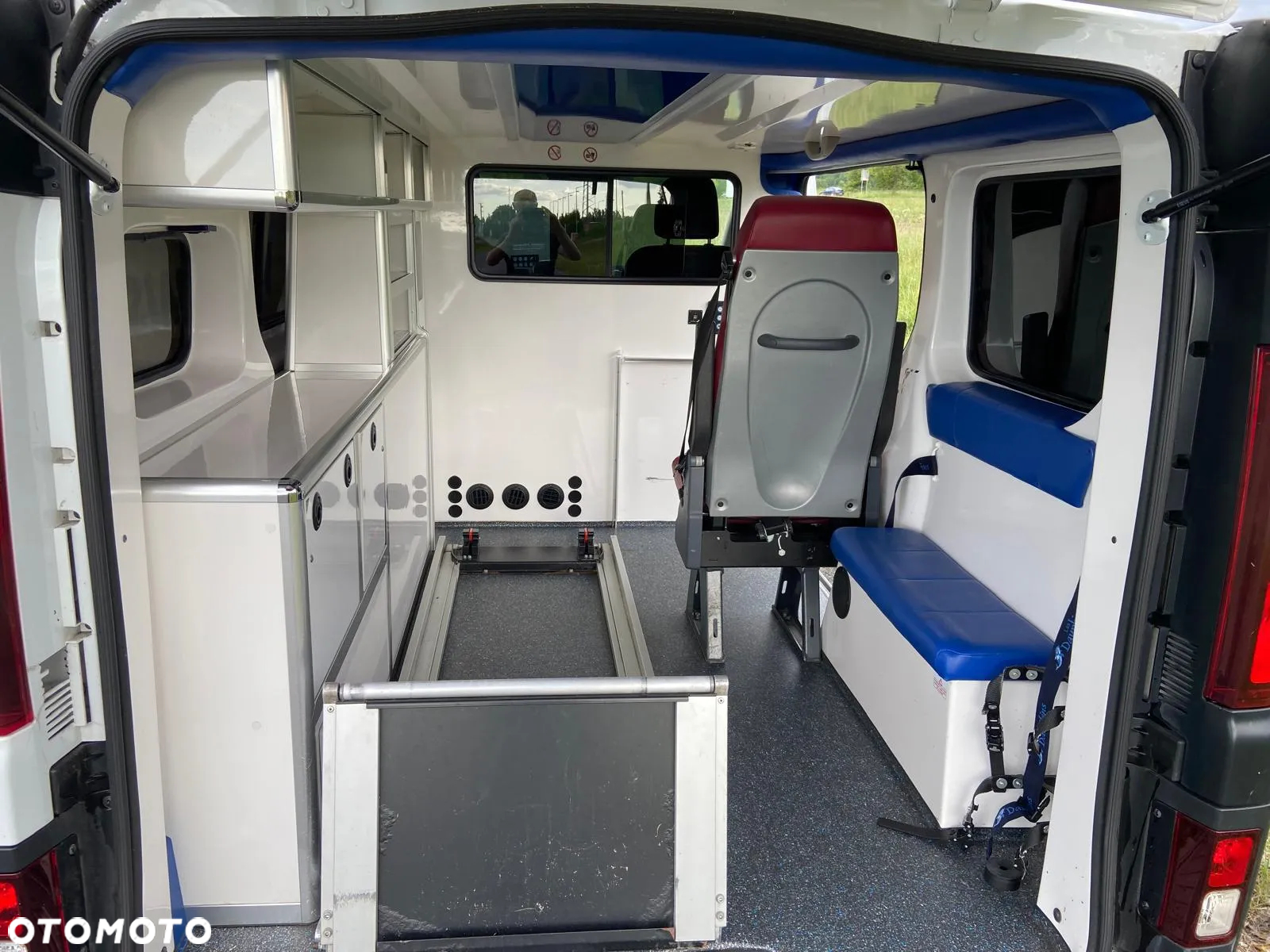 Opel Ambulans Karetka vivaro - 17