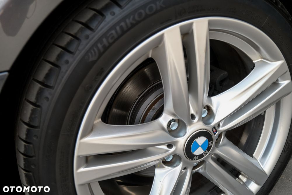 BMW Seria 3 318d Sport Line Shadow - 36