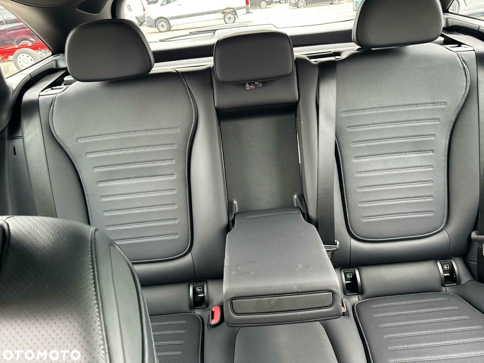 Mercedes-Benz GLC - 24