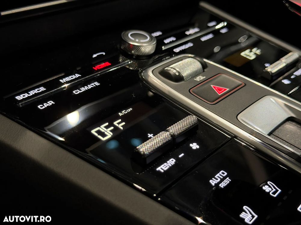 Porsche Cayenne - 39