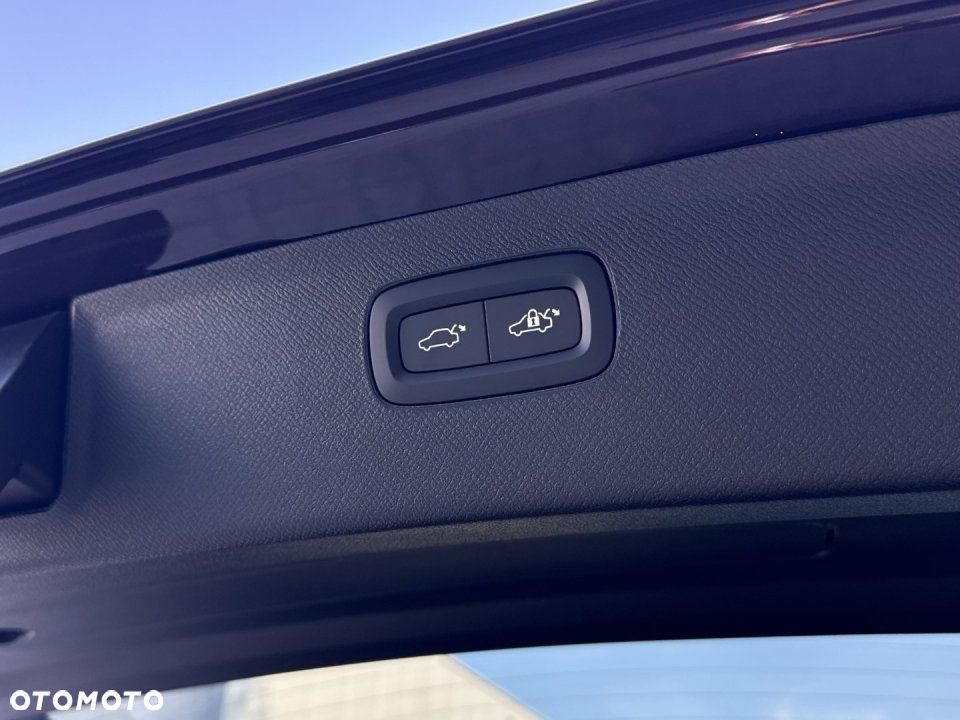 Volvo XC 90 - 32