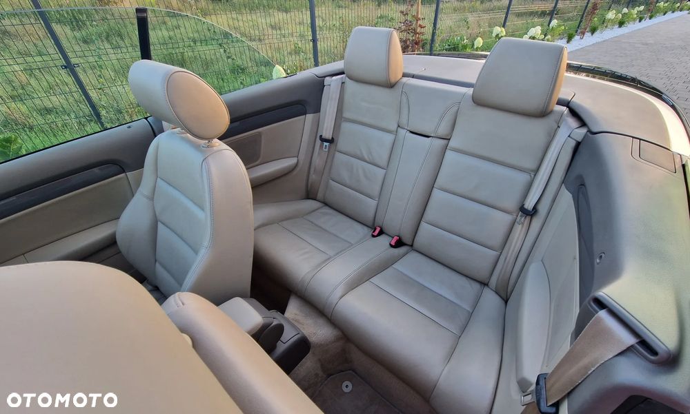 Audi A4 Cabrio 1.8 T quattro - 12