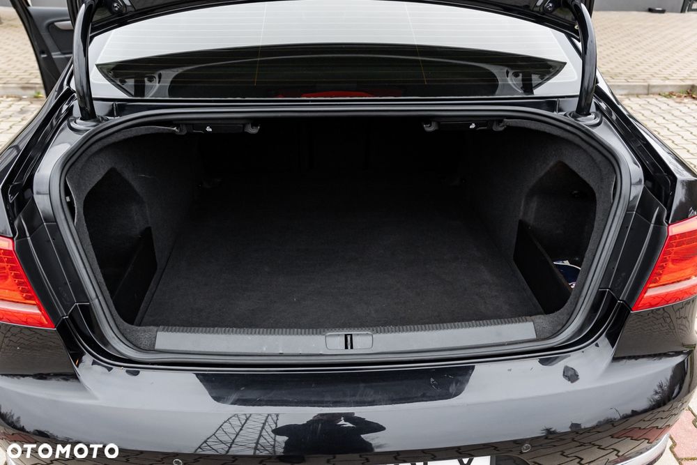 Volkswagen Passat - 20