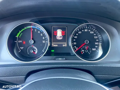 Volkswagen e-Golf - 8