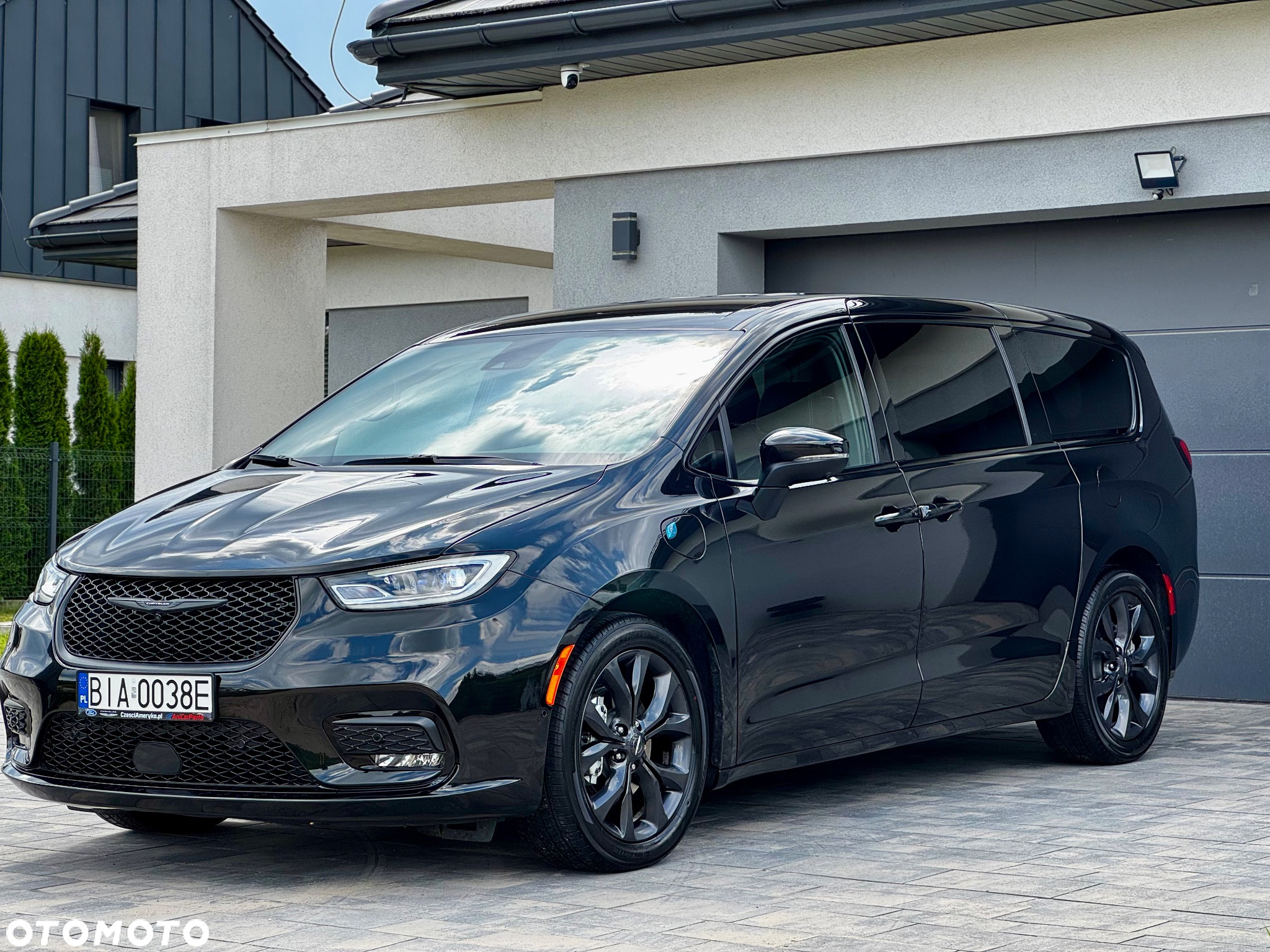 Chrysler Pacifica - 2