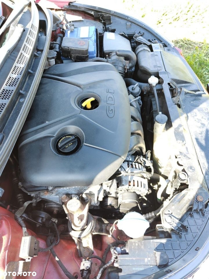 Hyundai Elantra 1.8 GLS - 4