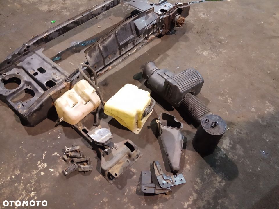 zbiorniczek wyrownawczy plynu chlodzacego Chevrolet GMC C1500 C2500 C3500 K1500 K2500 K3500 PICKUP C/K Suburban Tahoe SILVERADO SIERRA YUKON 1500 2500 3500 CADILLAC ESCALADE 4.3 5.0 5.7 6.2 6.5 7.4 - 1