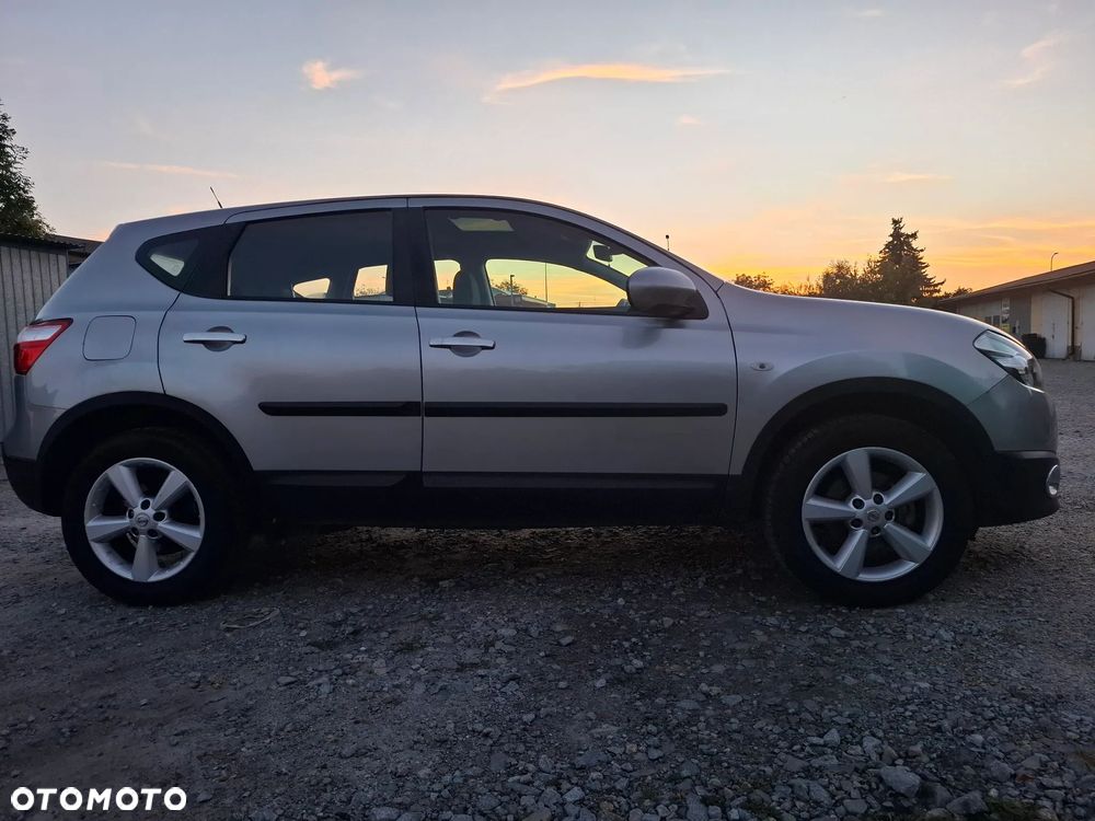 Nissan Qashqai 2.0 dCi DPF 4x4 tekna - 2