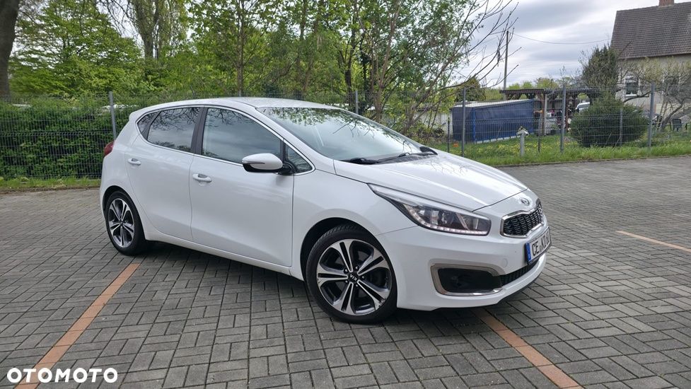 Kia Ceed 1.6 CRDi 136 ISG Spirit - 16