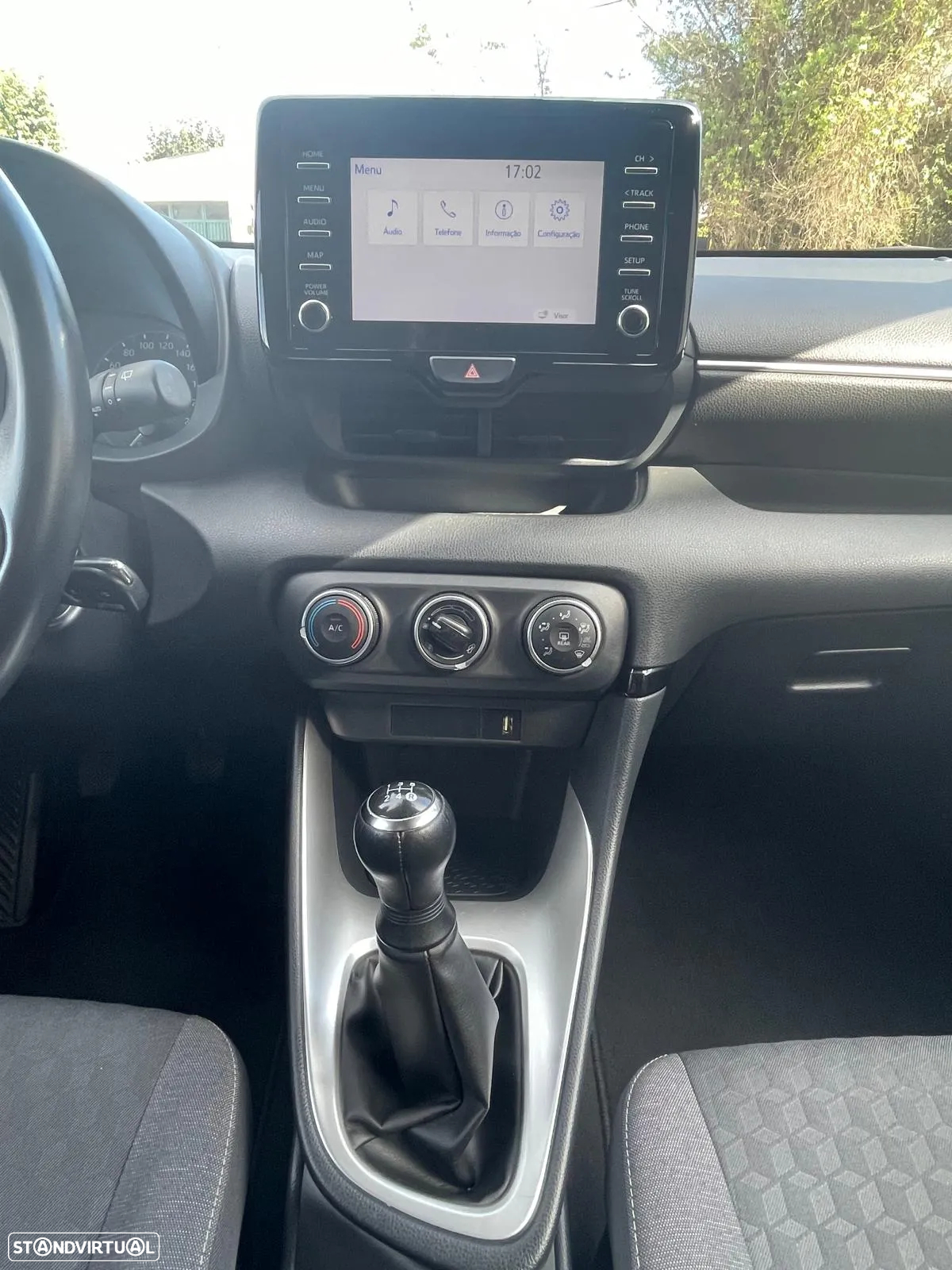 Toyota Yaris 1.0 VVT-i Comfort Plus - 24