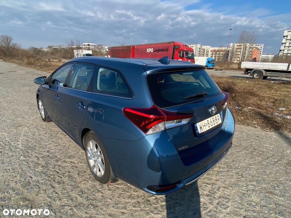 Toyota Auris 1.6 D-4D Comfort - 4