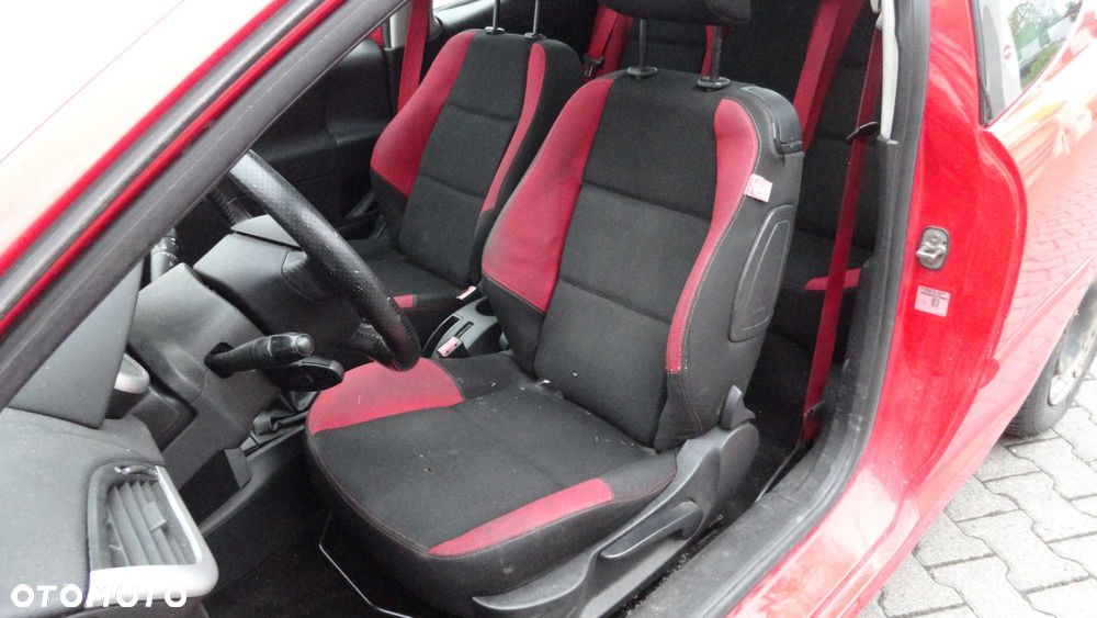 Peugeot 207 - 7
