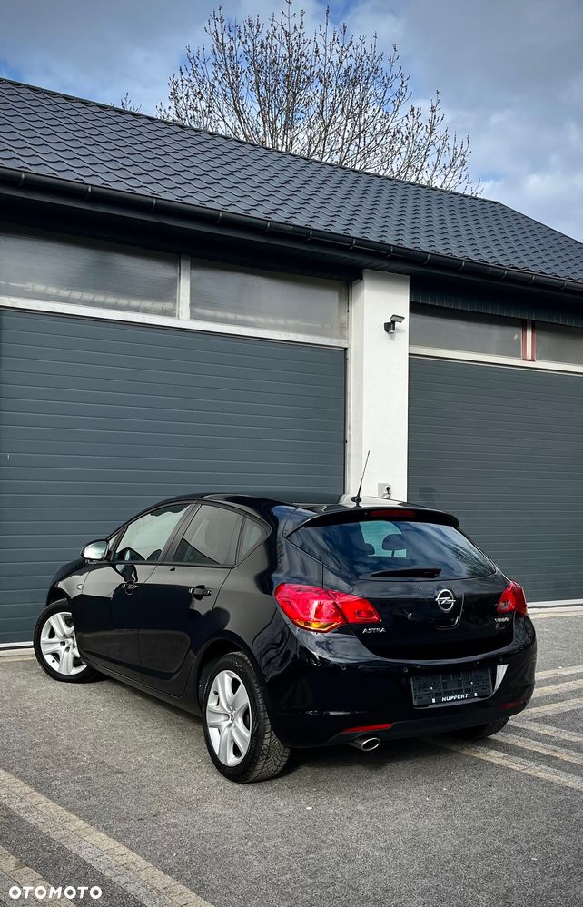 Opel Astra 1.4 T Cosmo EU6 - 3
