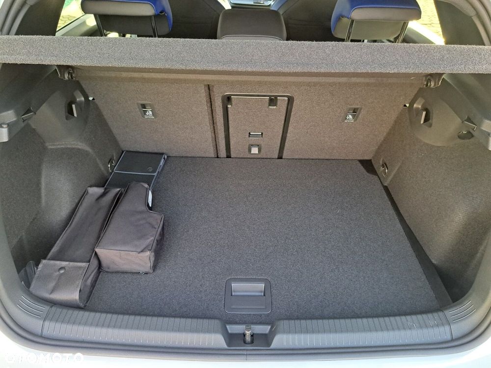 Volkswagen Golf VIII 2.0 TSI 4Motion R - 10