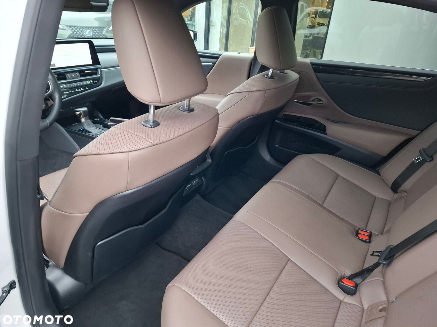 Lexus ES - 15