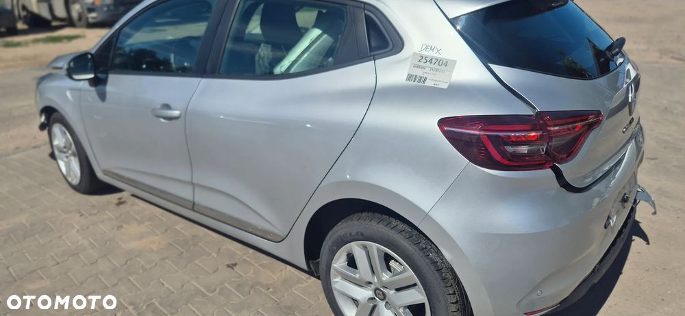 Renault Clio - 10
