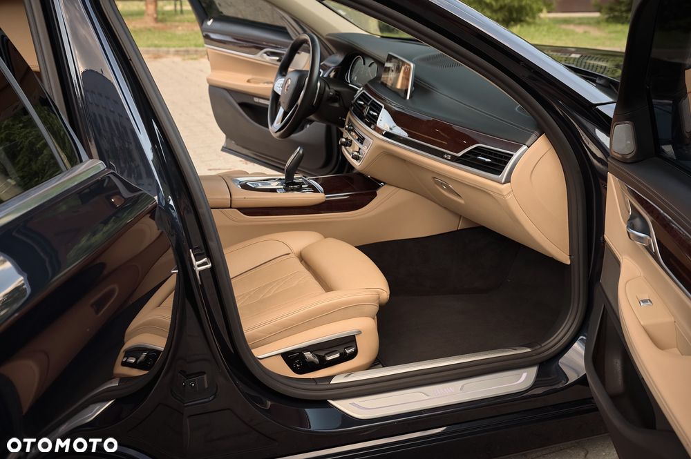 BMW Seria 7 740Li - 16