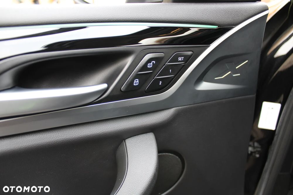 BMW X3 xDrive20i Luxury Line - 20